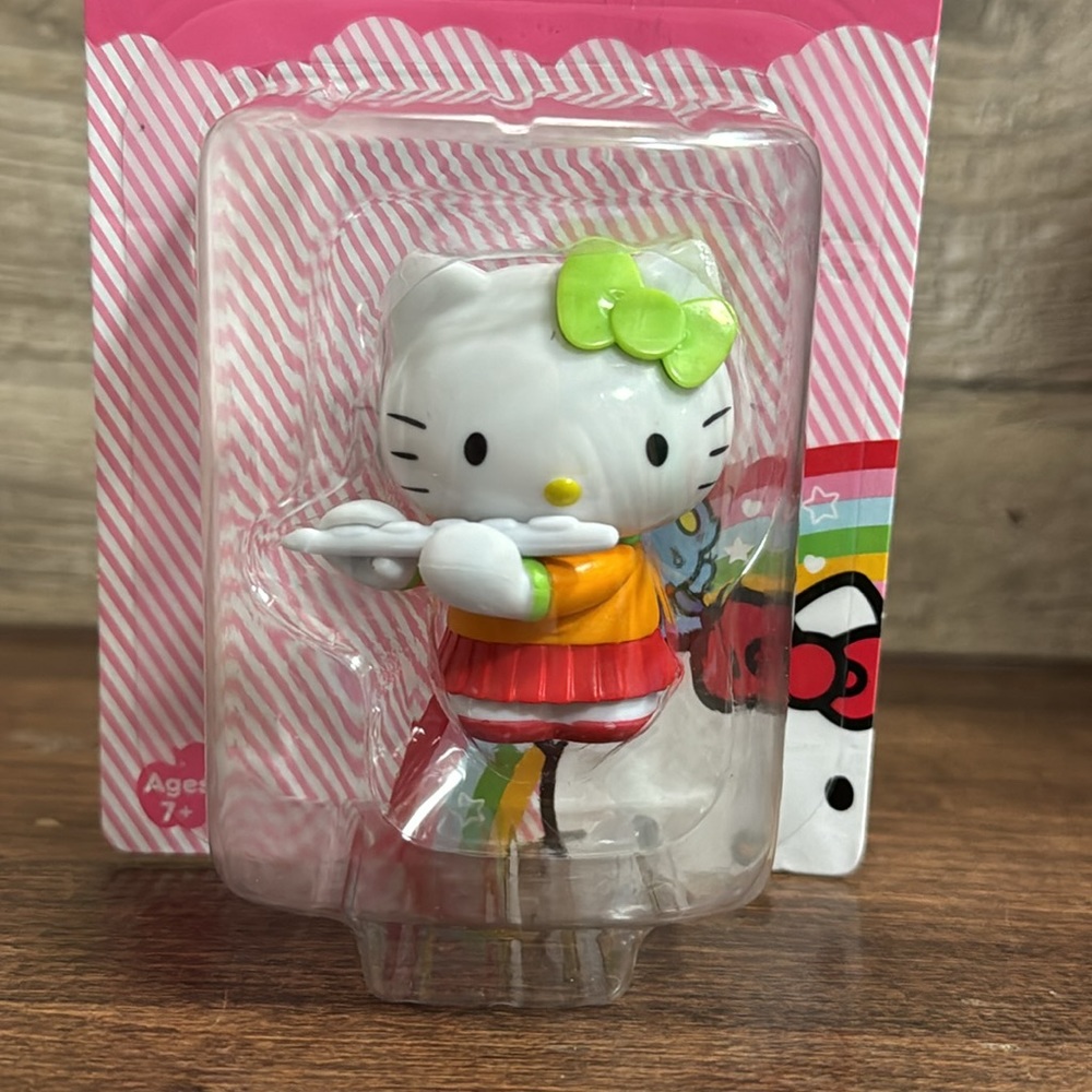 Hello Kitty Flute 🪈 Kitty  figurine🩷🩷